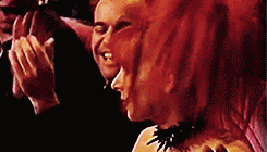 1387993657086372100.gif