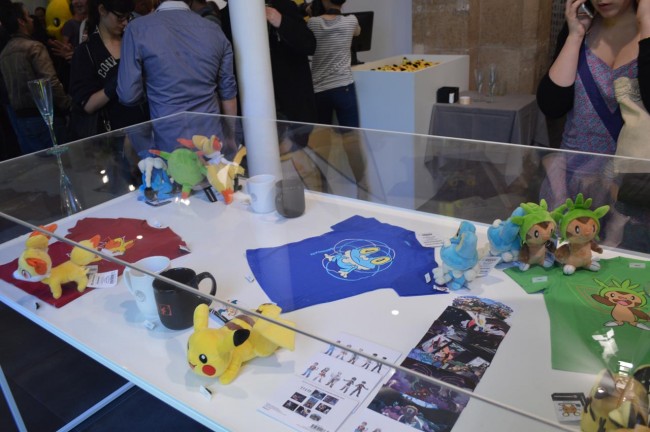 Pokémon center et ses articles, stands ect... (à éditer) 1401881245034982500